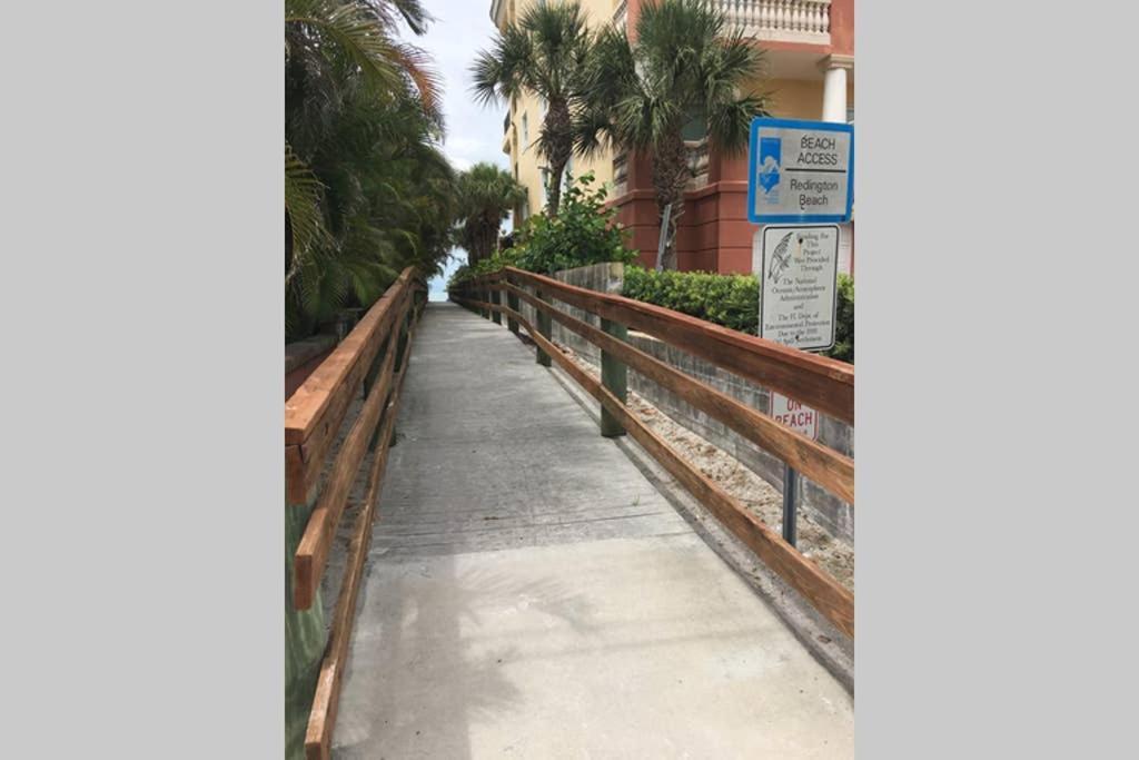 Beach Condo In Gated Complex, Heated Courtyard Pool, Ocean Only 1 Block Away! St. Pete Beach Exterior foto